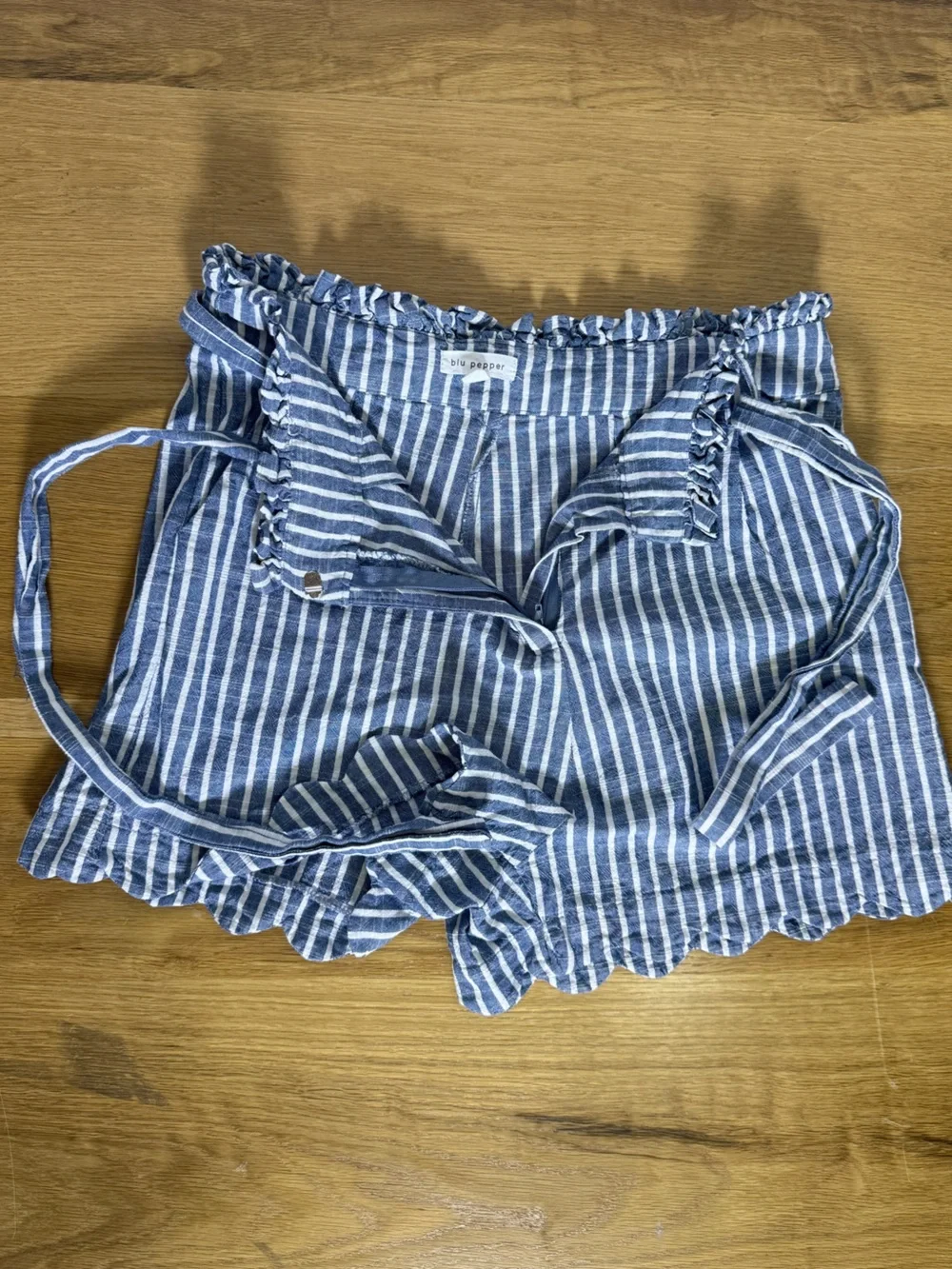 Blu Pepper Blue White Stripe Paperbag Scallop Hem Shorts Medium Cotton - Picture 7 of 11